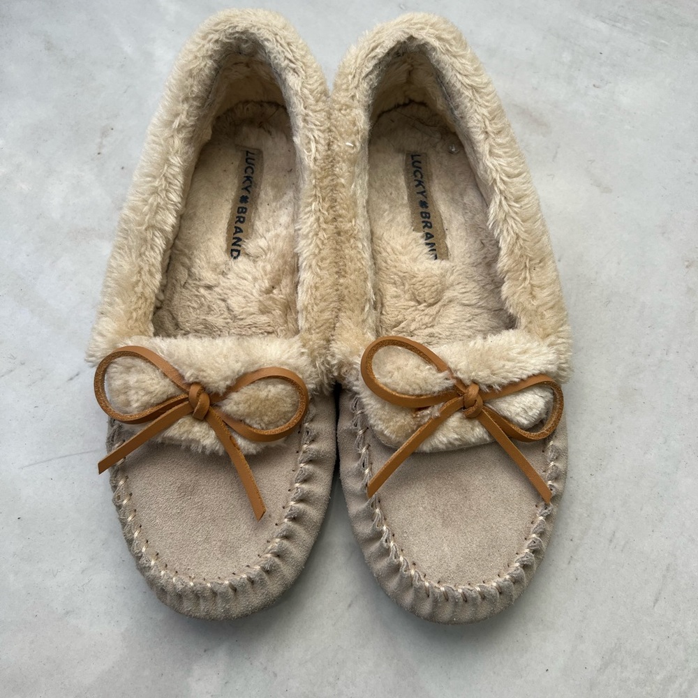 Lucky brand size 6 moccasins gently loved